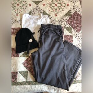 Gray Relaxed Fit Nike Sweatpants with Elastic Waistband
